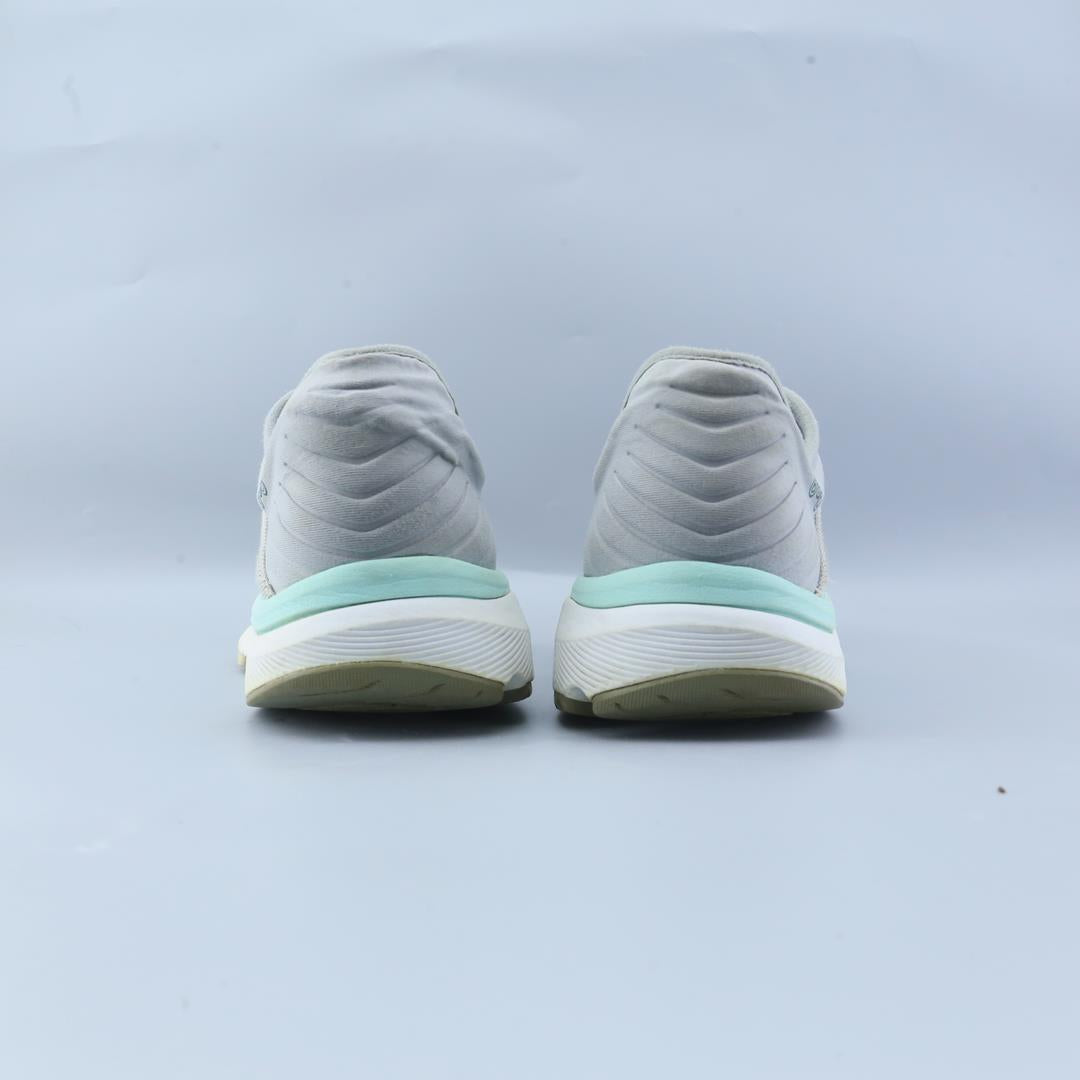 NEW BALANCE 860 V10