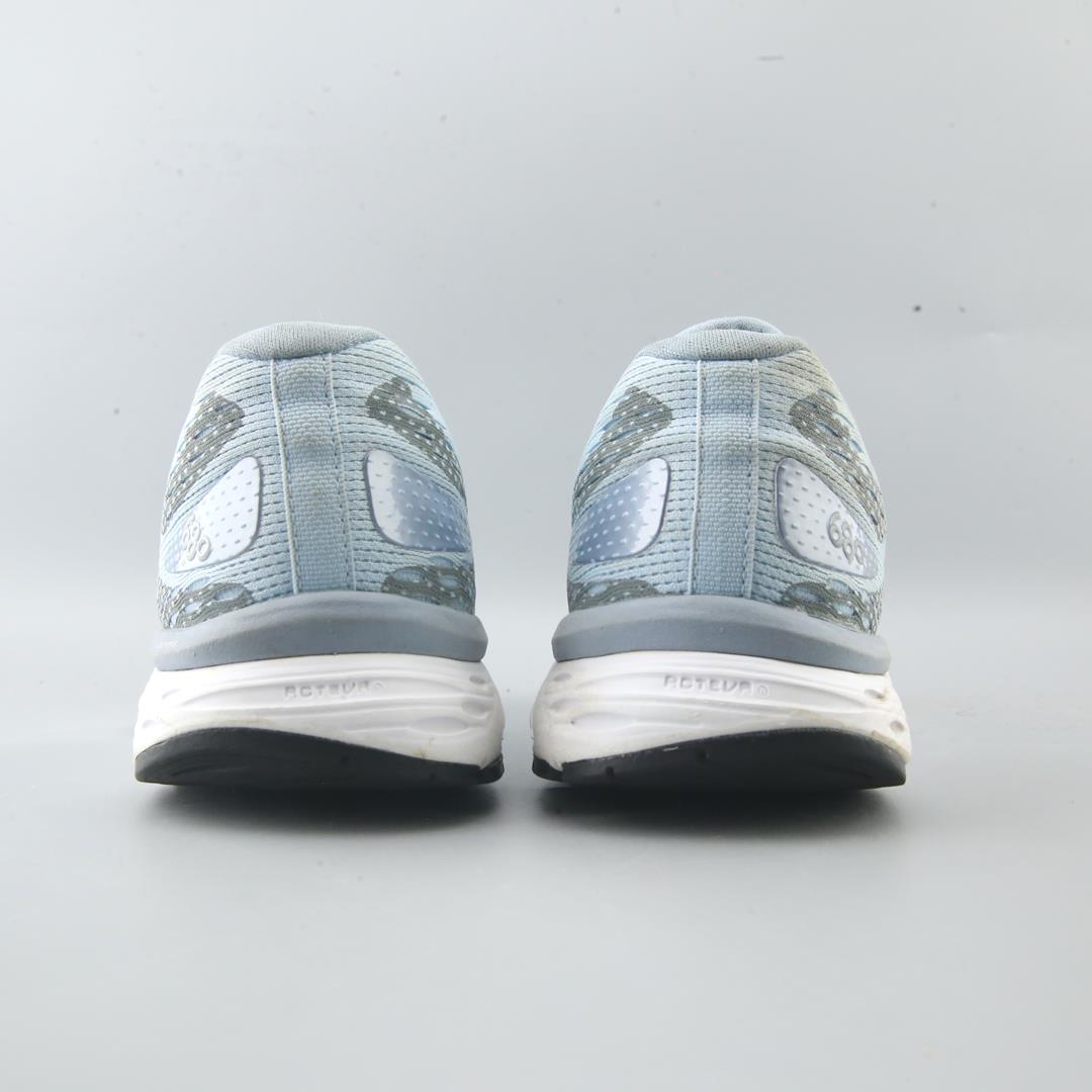 NEW BALANCE 680V6