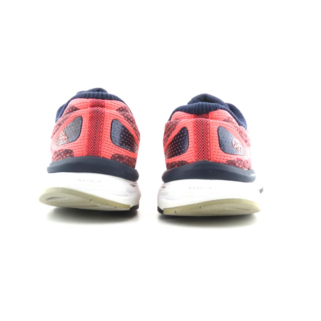 NEW BALANCE 680 V6