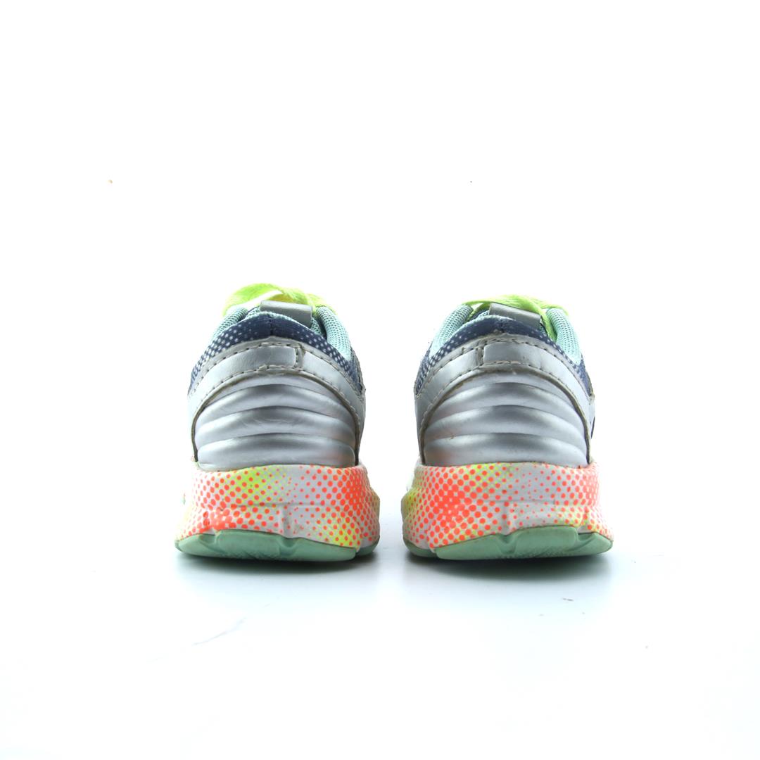 NEW BALANCE 200