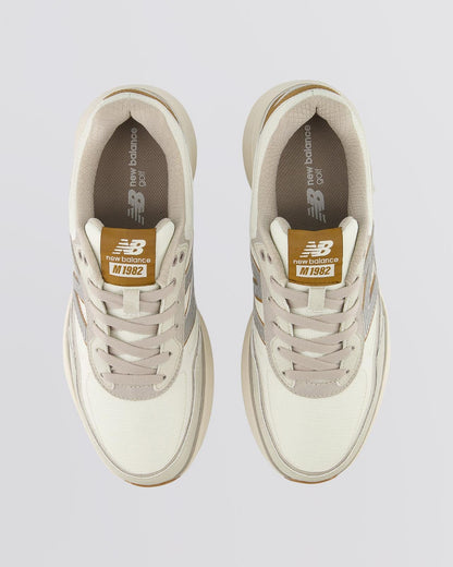 1982 Spiked Golf Shoes Sand