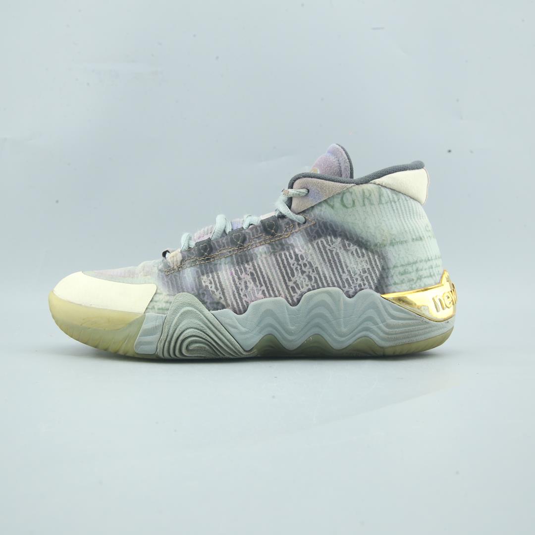 NEW BALANCE KAWHI 2