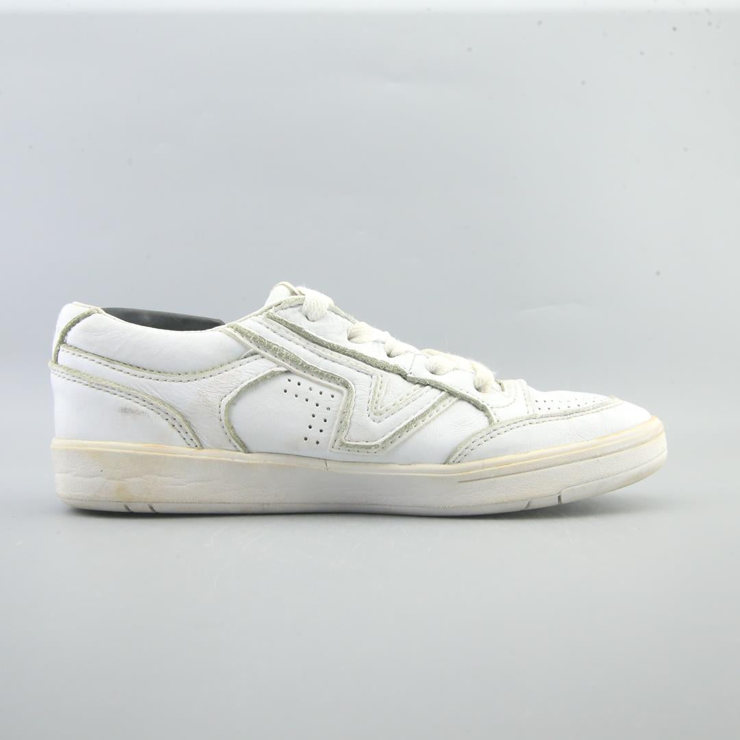 VANS OFF THE WALL