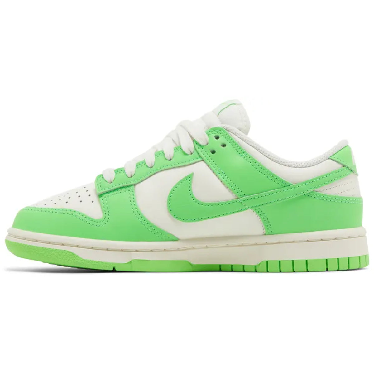 Nike Dunk Low Green Strike (W)
