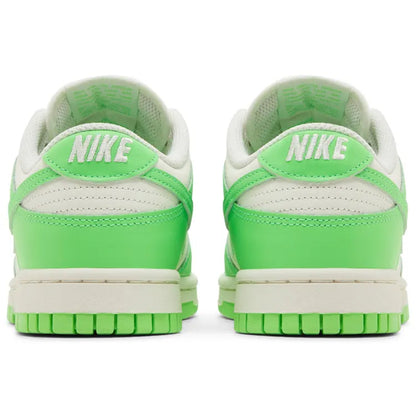 Nike Dunk Low Green Strike (W)