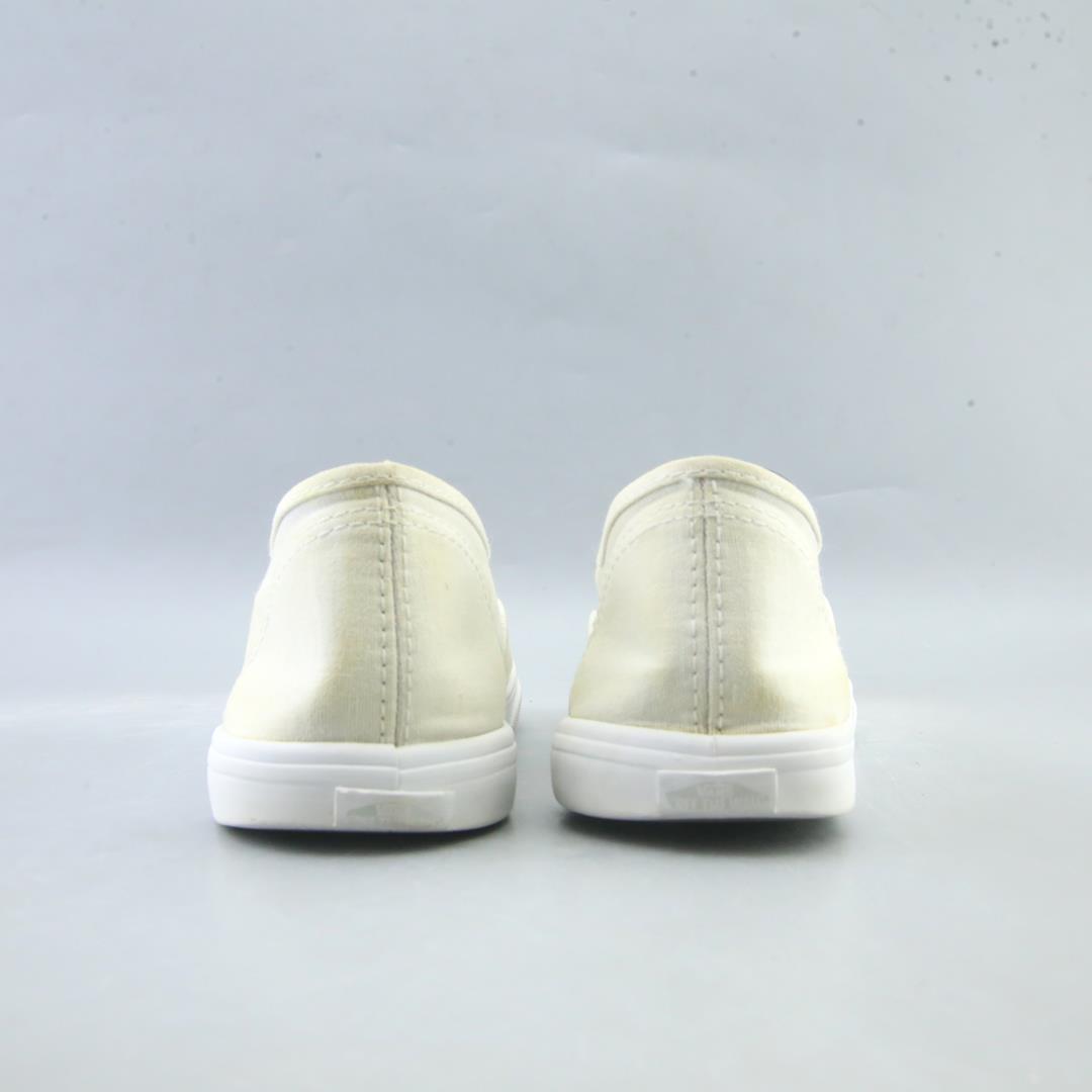 VANS AUTHENTIC