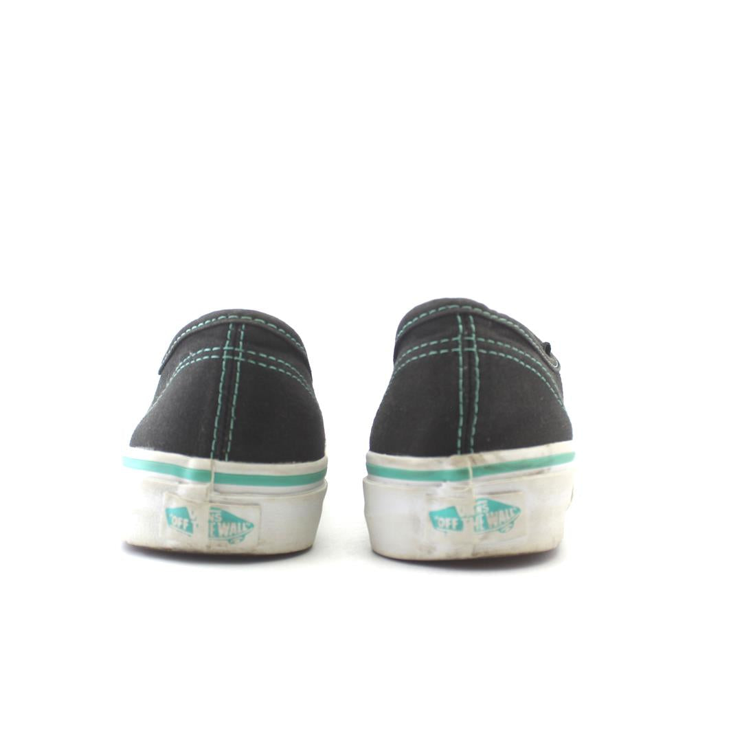 VANS AUTHENTIC