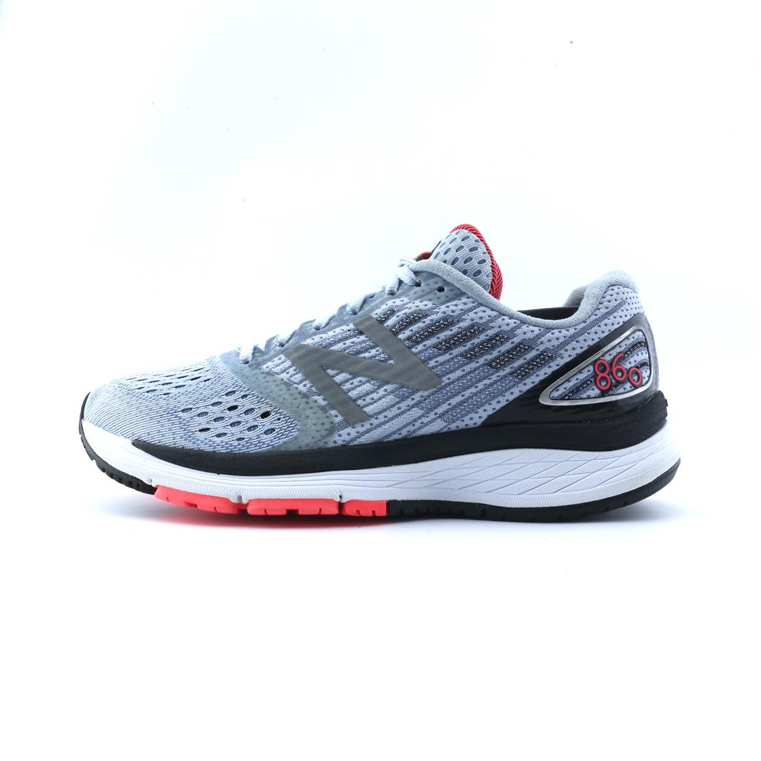NEW BALANCE 860 V9
