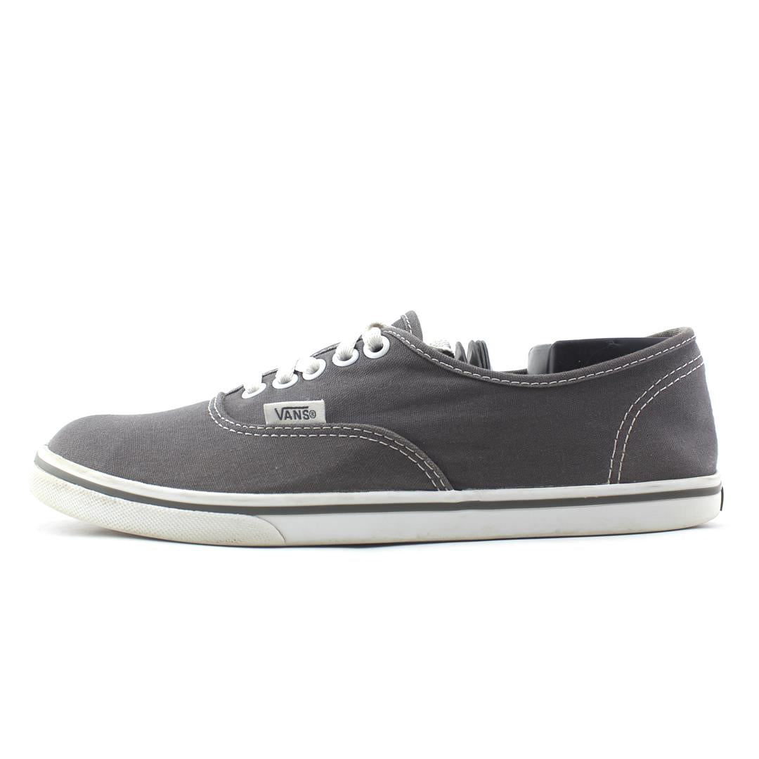 VANS AUTHENTIC