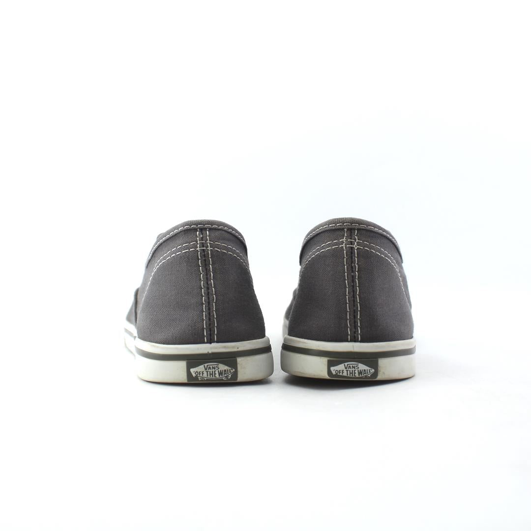 VANS AUTHENTIC