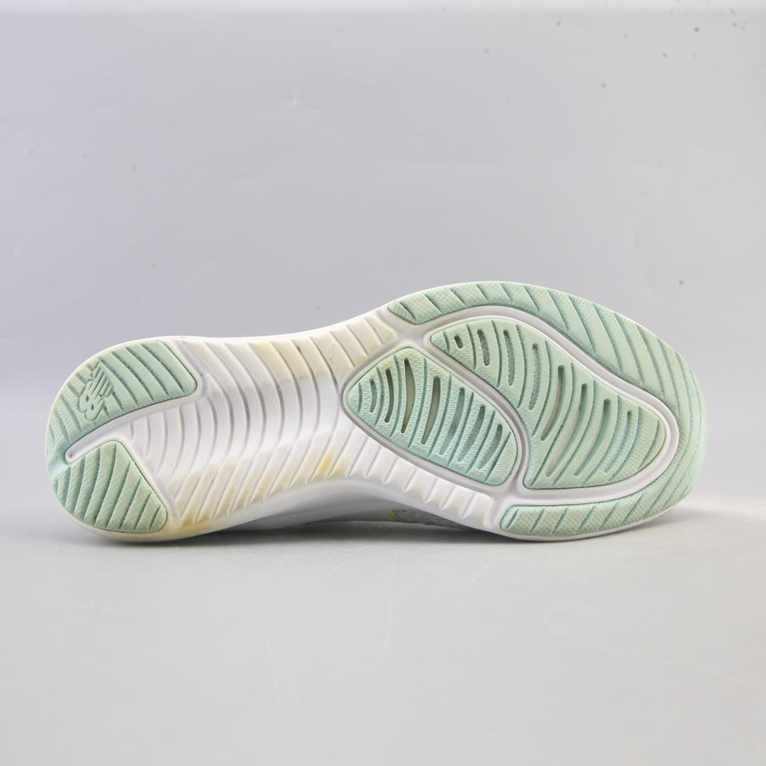 NEW BALANCE  FUELCORE NERGIZE  V1