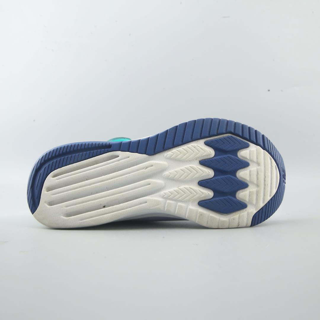 NEW BALANCE FUELCORE REVEAL V3