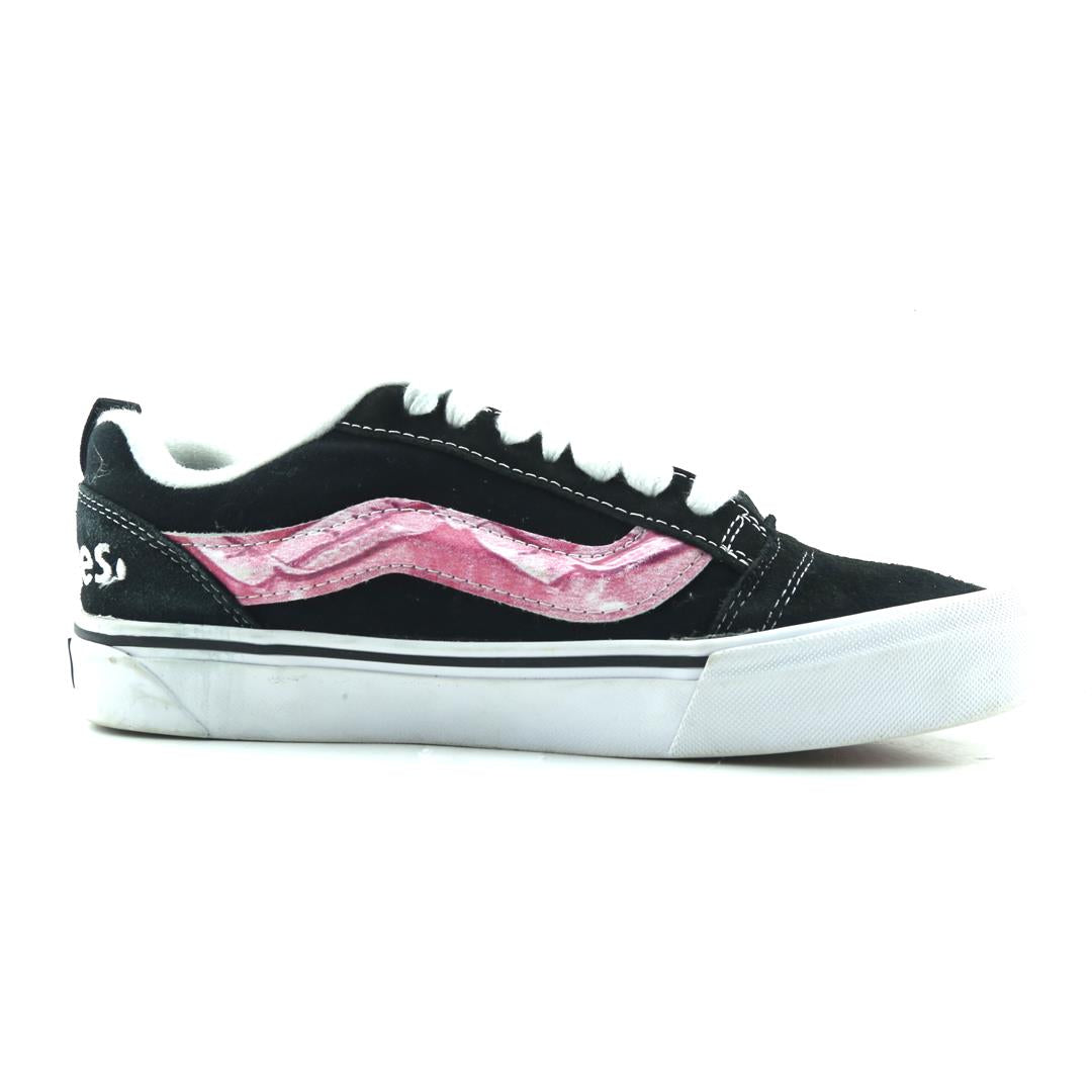 VANS X PEACHES. KNU-SKOOL