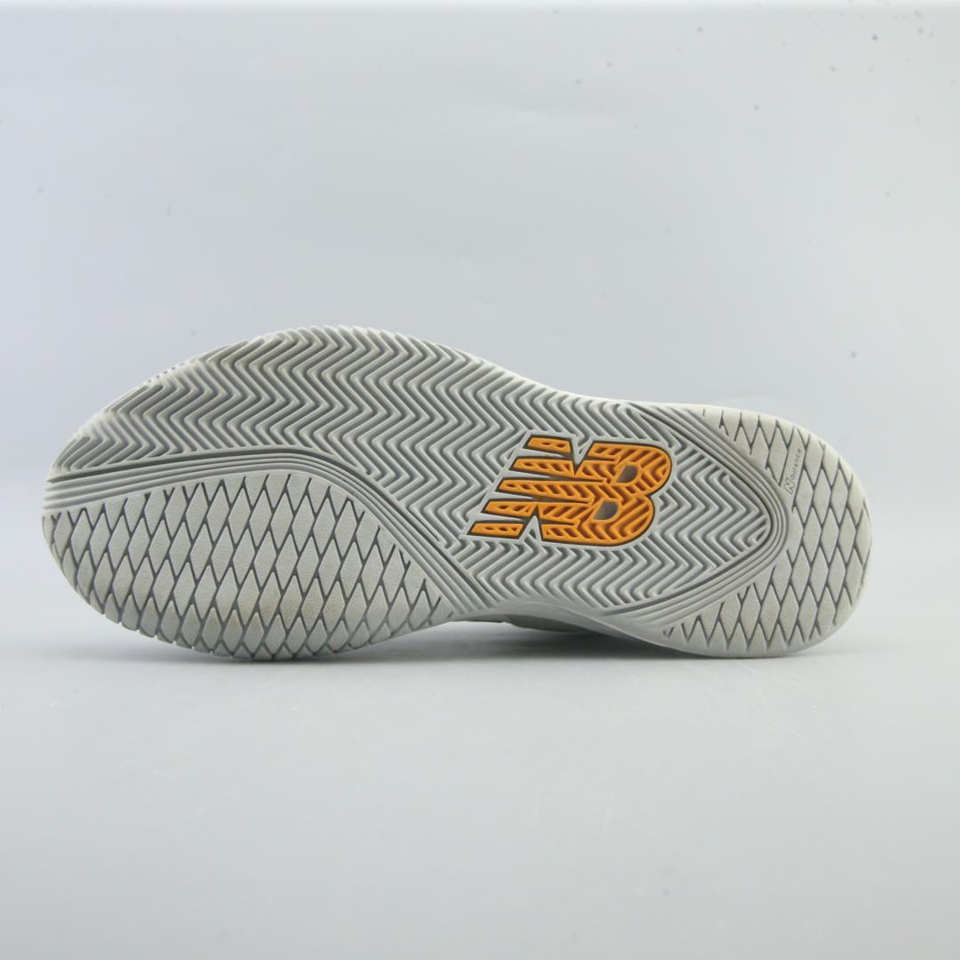 NEW BALANCE 1006