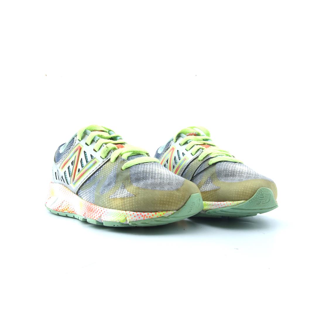 NEW BALANCE 200