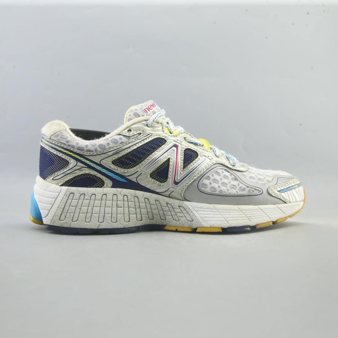 NEW BALANCE 860V4