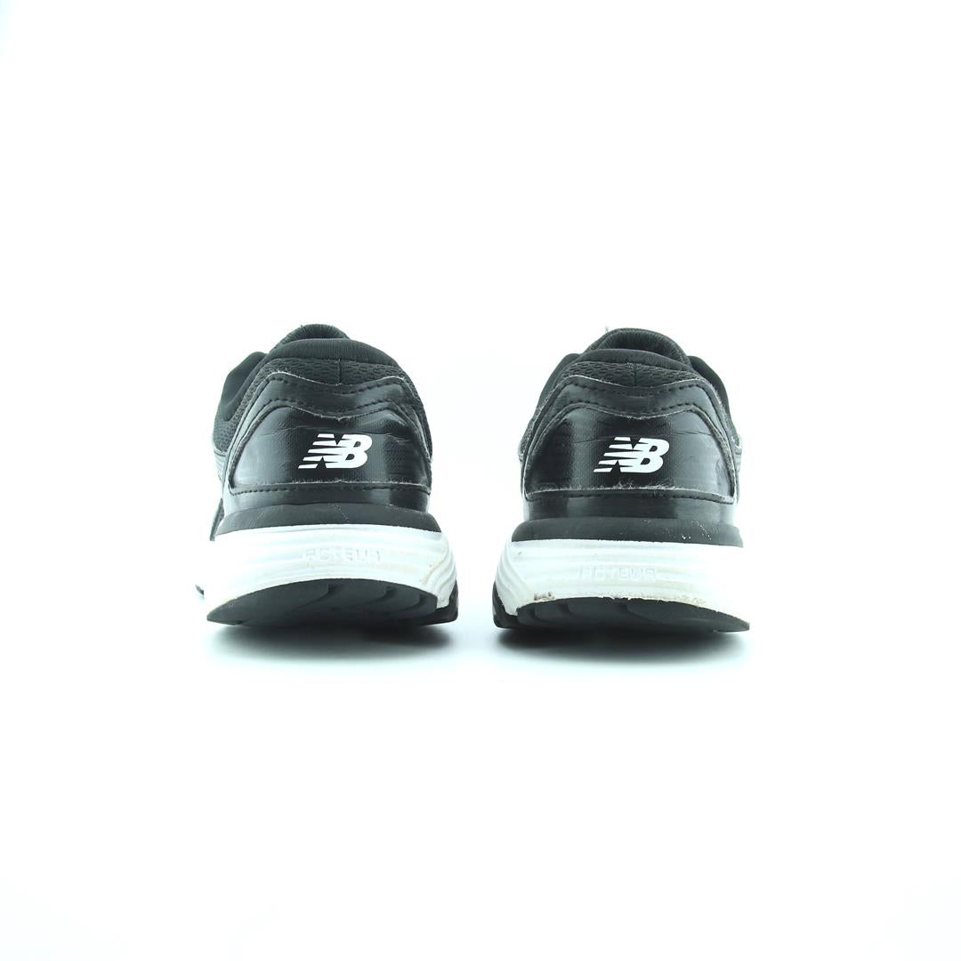 NEW BALANCE  560V7
