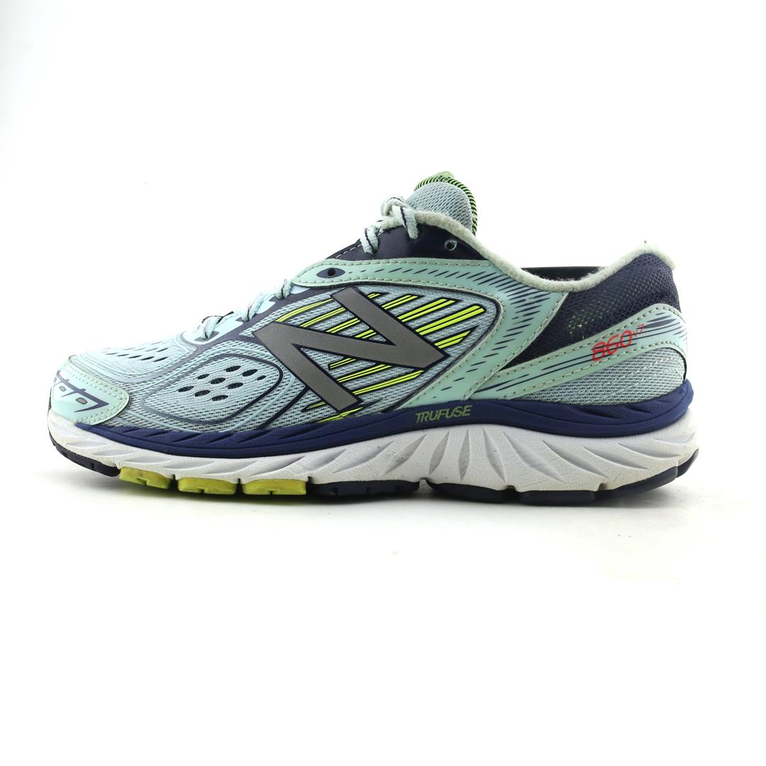 NEW BALANCE 860 V7