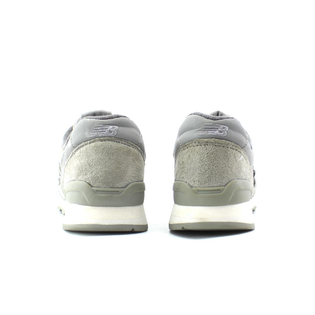 NEW BALANCE 696