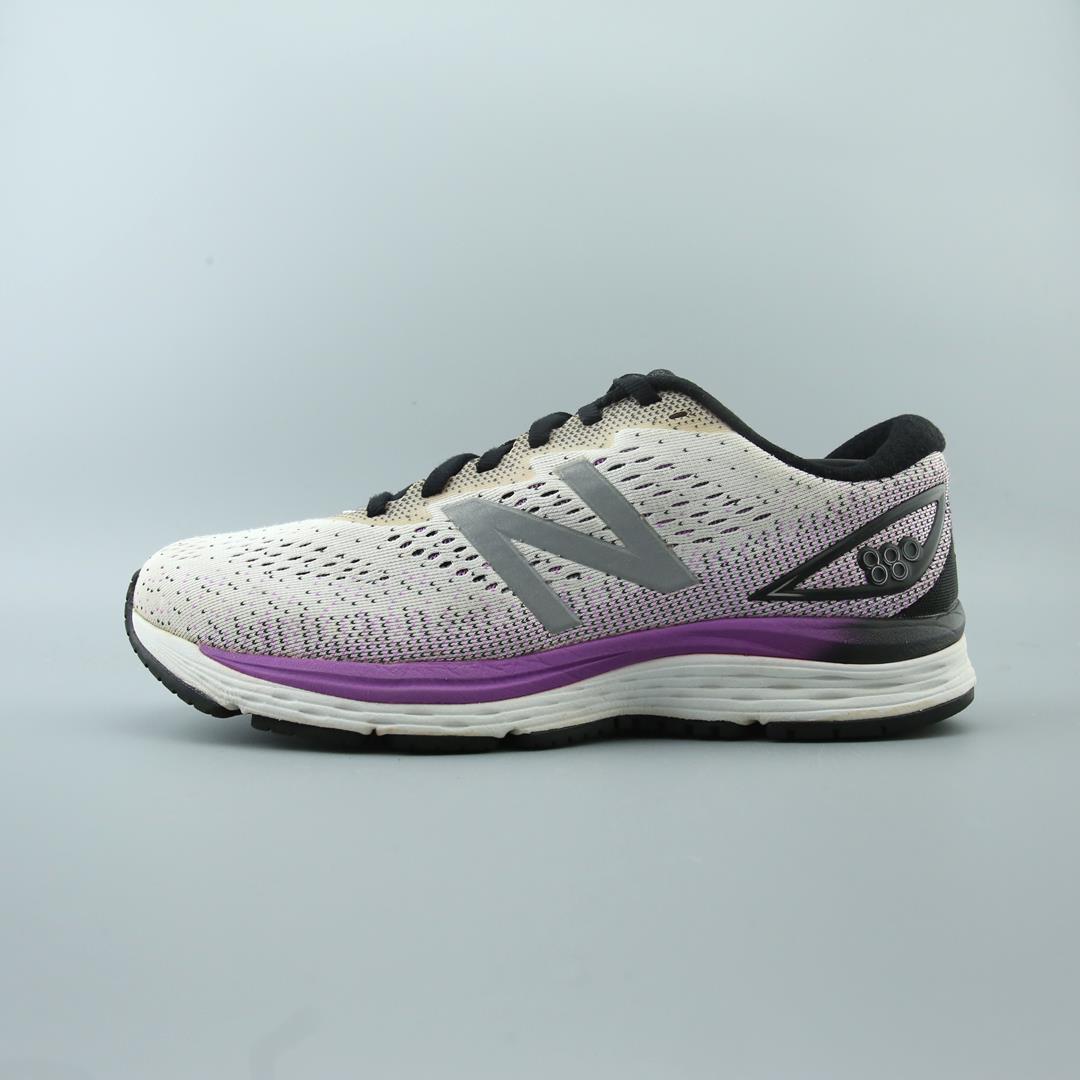 NEW BALANCE 880V9
