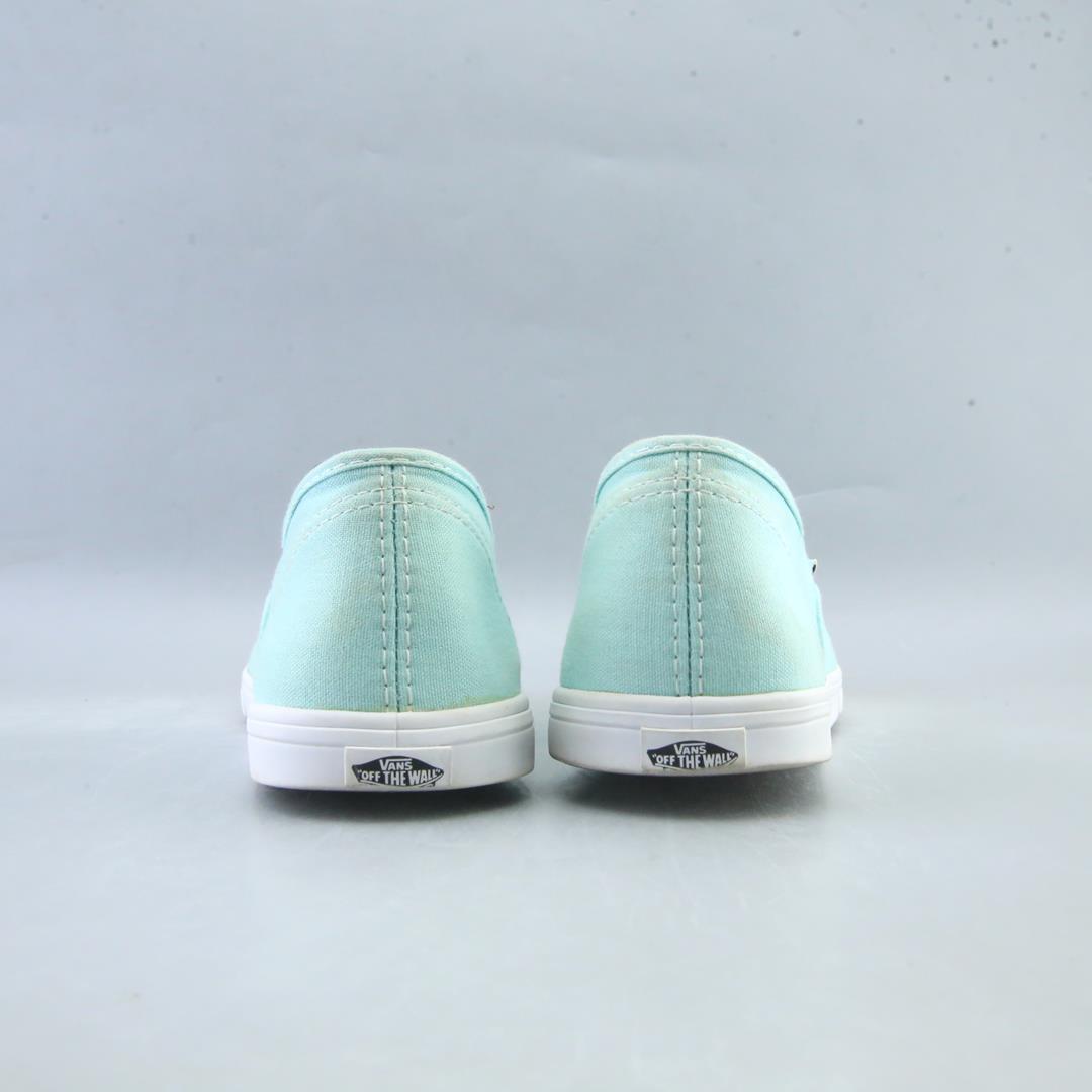 VANS AUTHENTIC