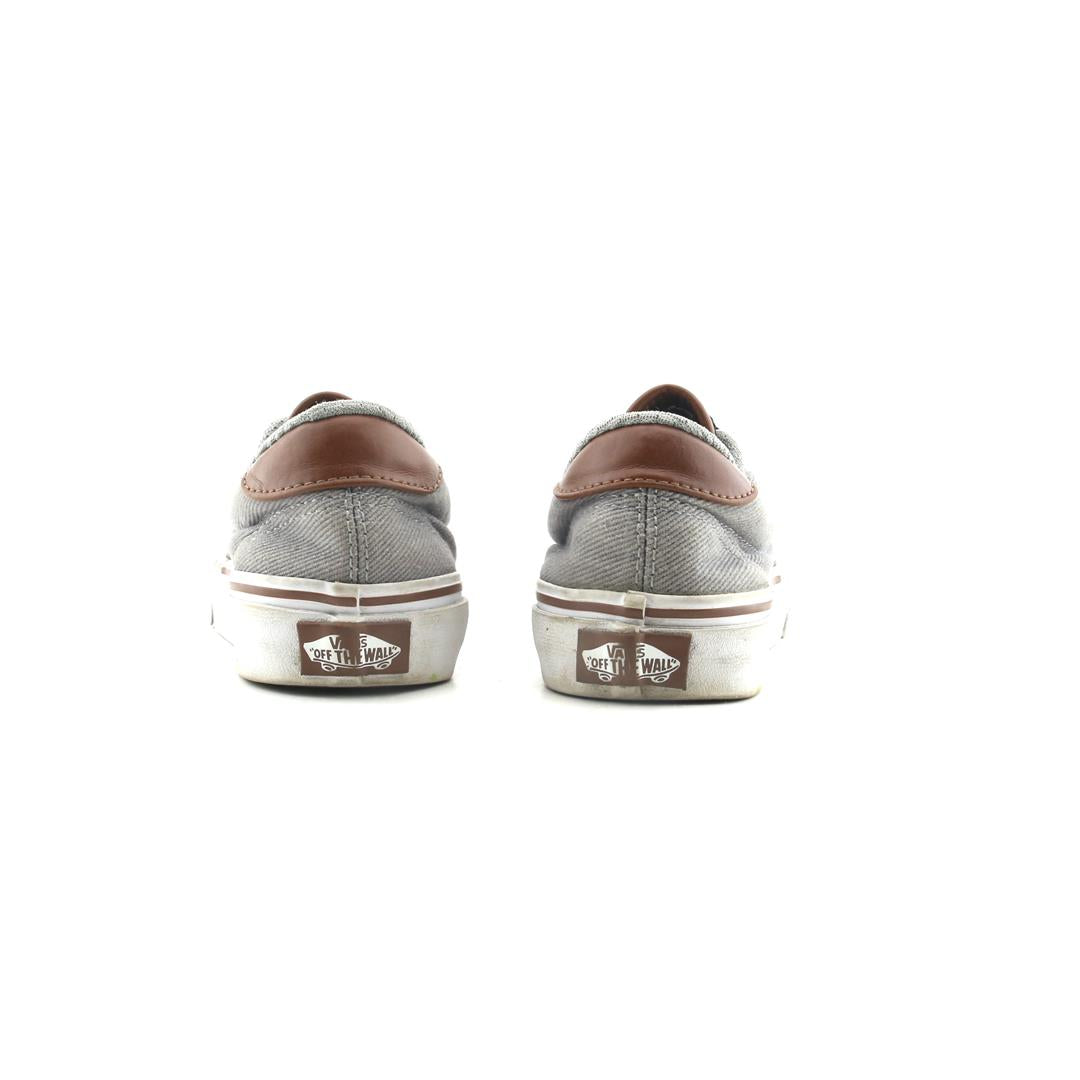 VANS AUTHENTIC