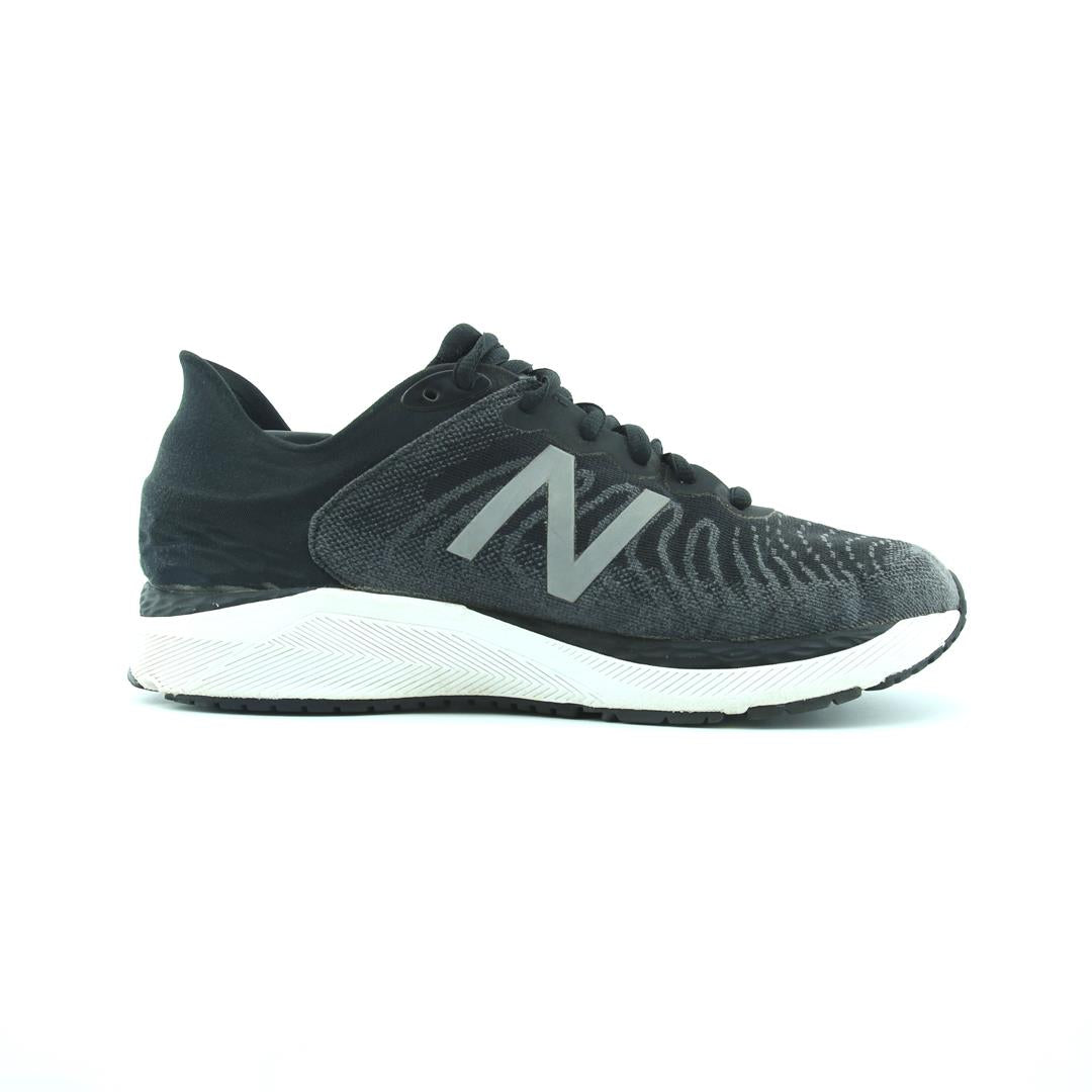 NEW BALANCE  FRESH FOAM 860V11
