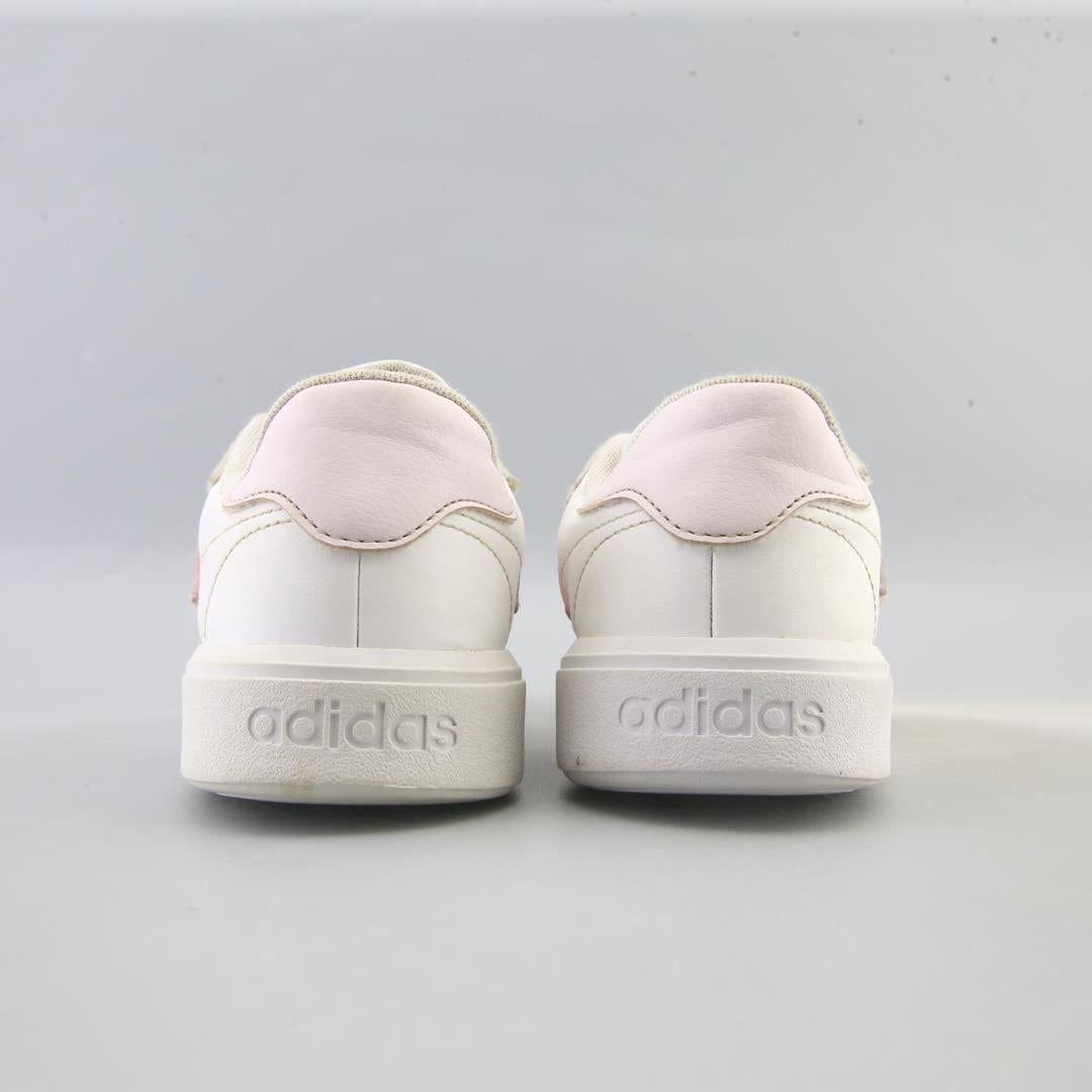 ADIDAS COURTBLOCK